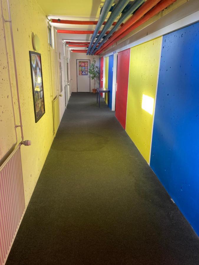 Family Rooms In The Center กรินด์สเตด ภายนอก รูปภาพ