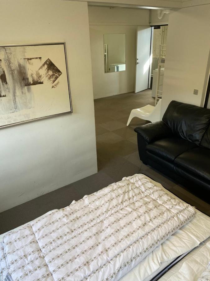 Family Rooms In The Center กรินด์สเตด ภายนอก รูปภาพ